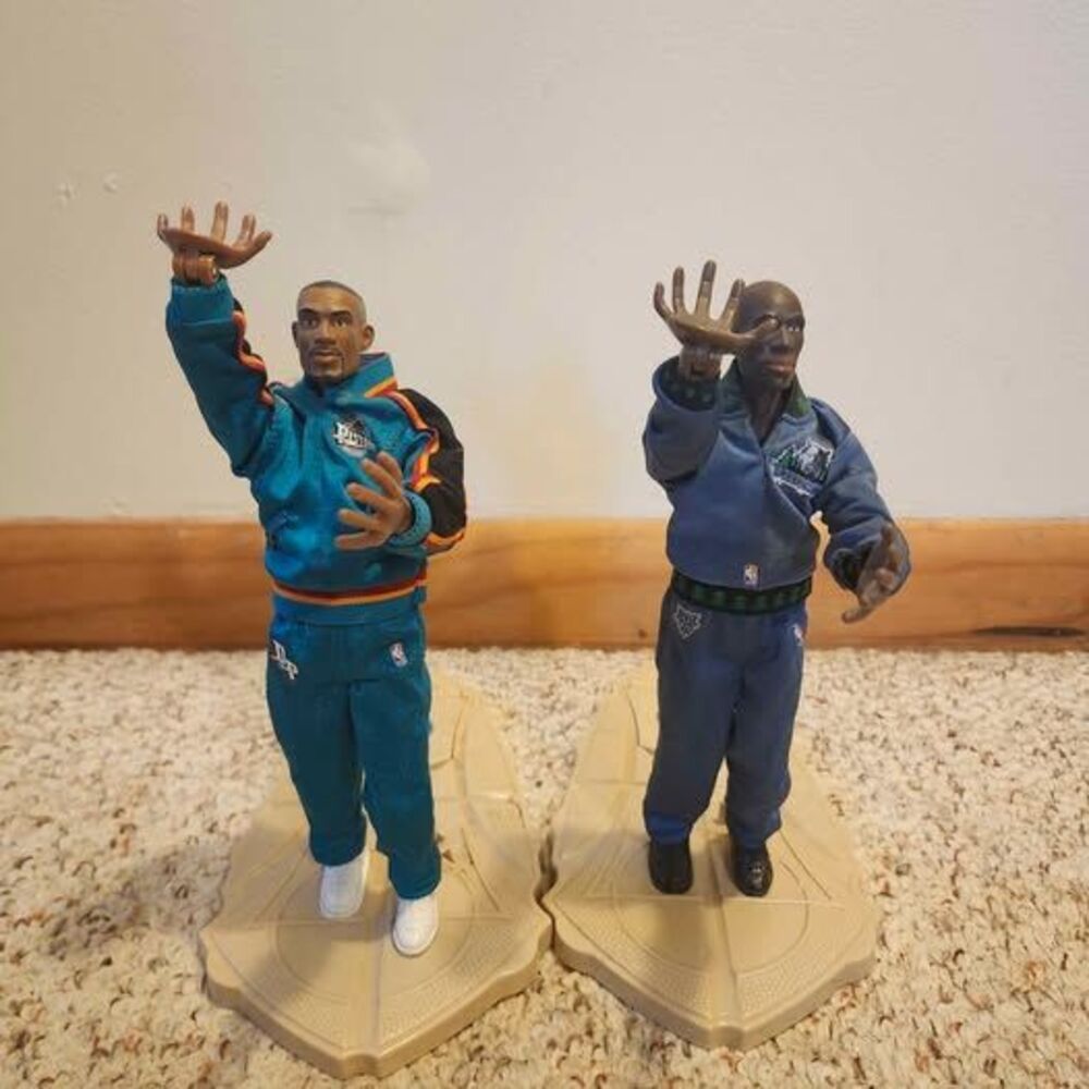 Set of 2 Vintage NBA Super Stars Shooting Sensations Toys